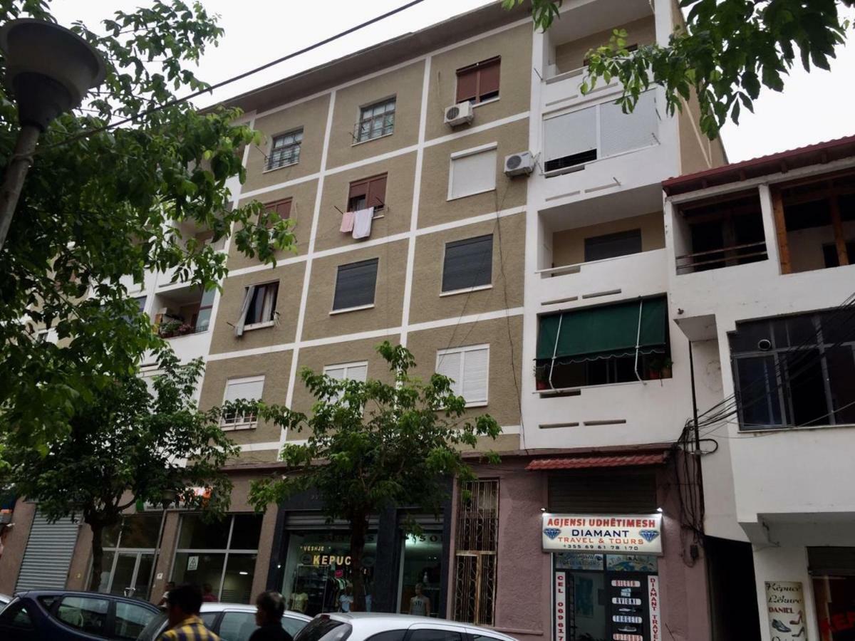 Apartament Berati Exteriör bild